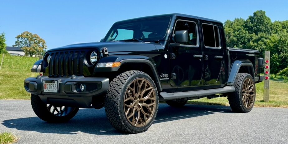 24” Vossen HF2’s – Bronze – Venom Tires