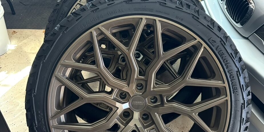 24” Vossen HF2’s – Bronze – Venom Tires