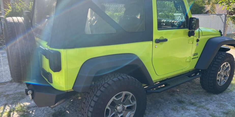 2016 Wrangler lifted, big tires, apple play, 46,000 miles.