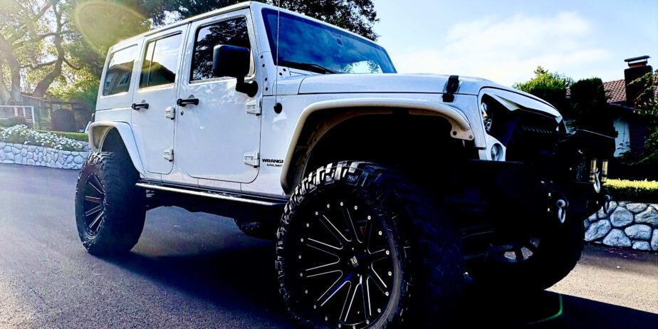 Wrangler Unlimited Rubicon Hard Rock 2015 – Fully Loaded, LOW MILES!