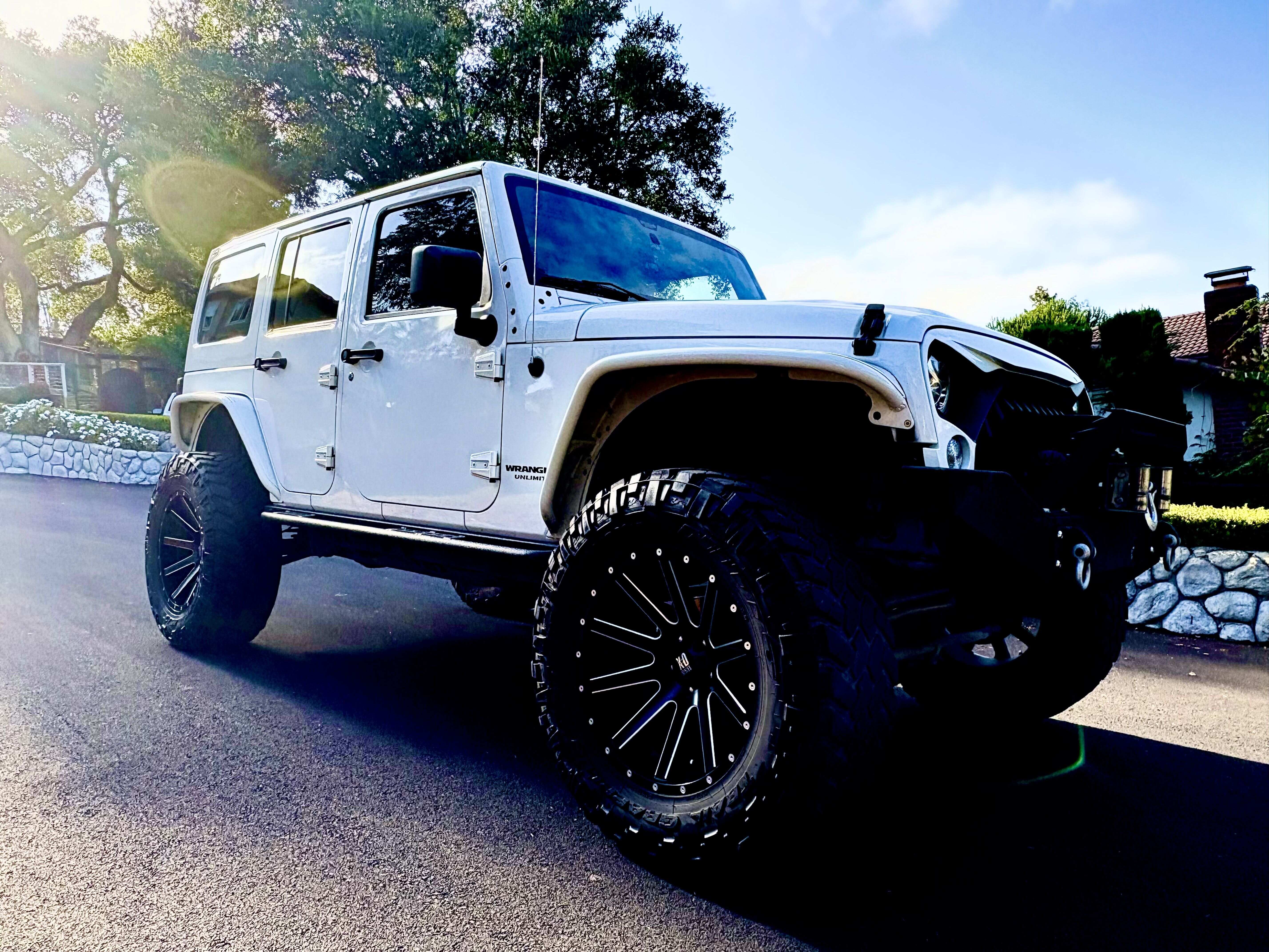 Wrangler Unlimited Rubicon Hard Rock 2015 – Fully Loaded, LOW MILES!