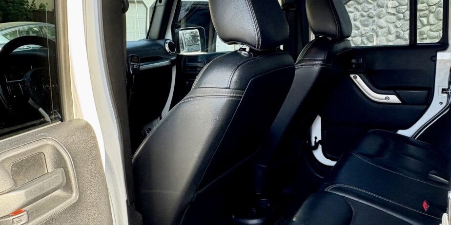 Wrangler Unlimited Rubicon Hard Rock 2015 – Fully Loaded, LOW MILES!