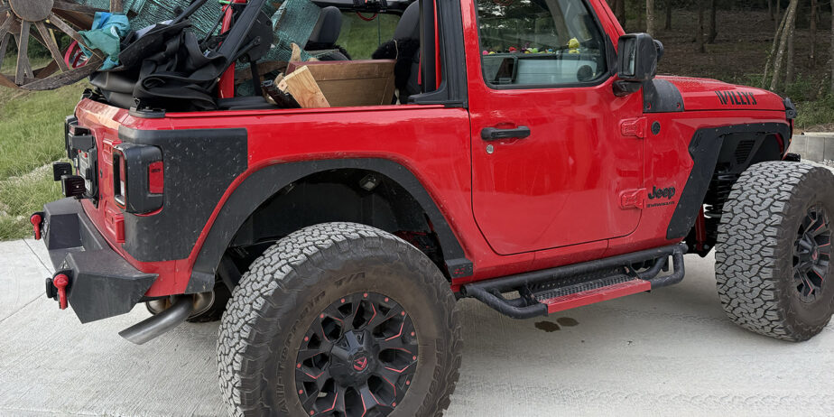 17″ FUEL OFF-ROAD ASSAULT 17X9, 5X127/5.5 BLACK & RED RIMS W/ 35″ TIRES