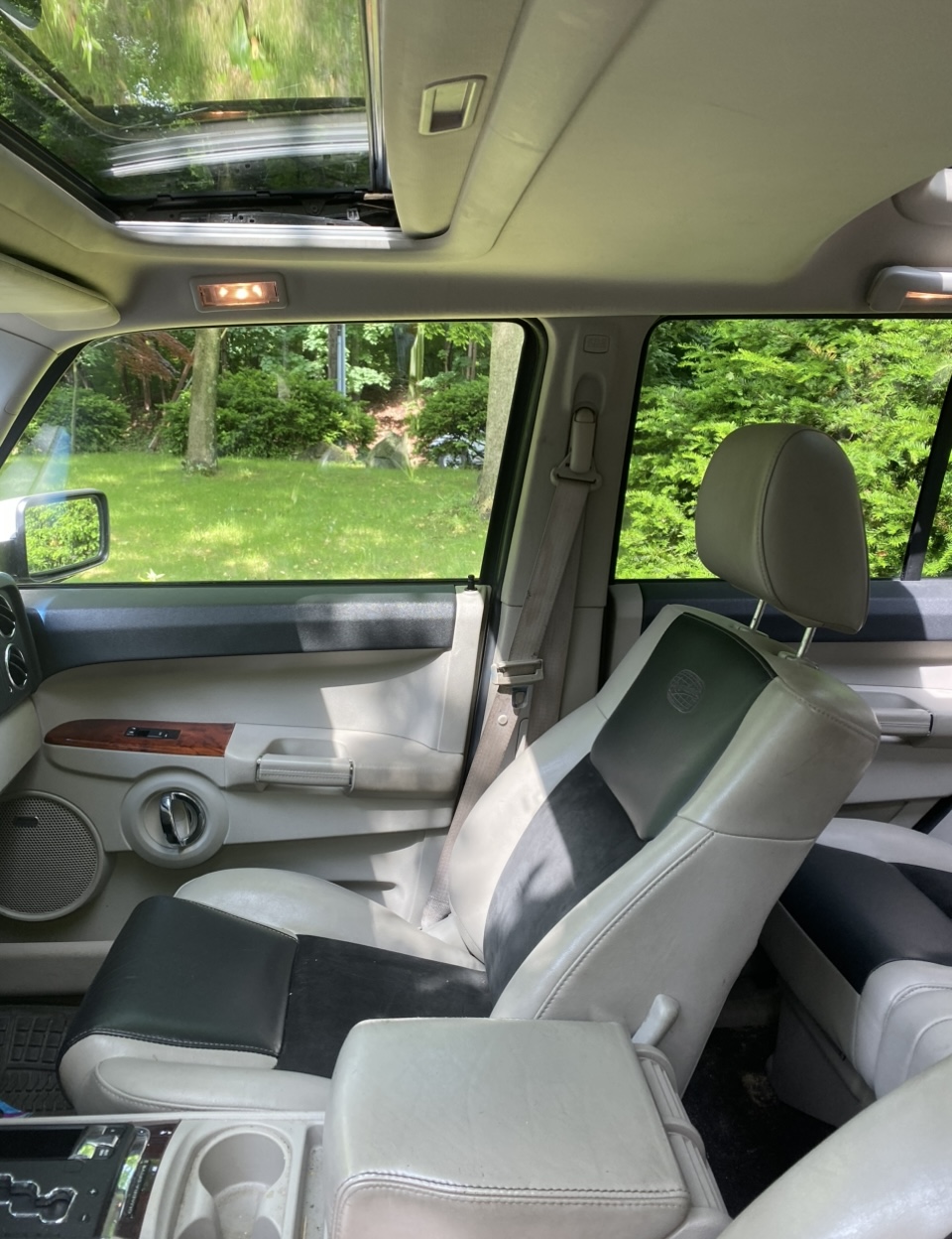 Jeep Commander Overland 09 RARE Graystone Color! Hemi 5.7