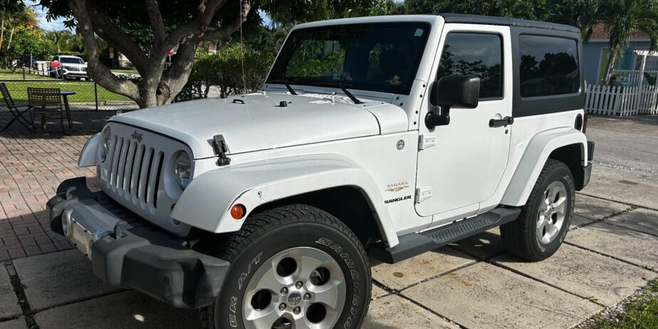 2017 Jeep Wrangler Sahara – 2 Door – Low Miles