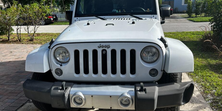 2017 Jeep Wrangler Sahara – 2 Door – Low Miles