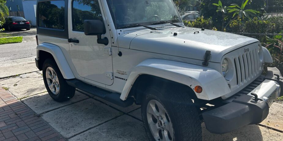 2017 Jeep Wrangler Sahara – 2 Door – Low Miles