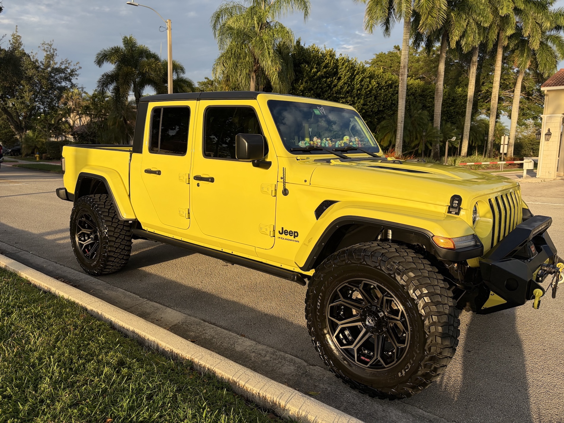 2023 Jeep Gladiator Sport S ROCKY RIDGE